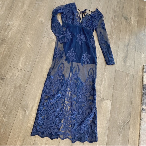 Navy Lace Maxi Dress - Picture 5 of 8